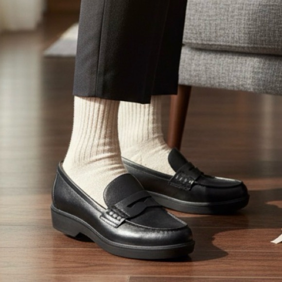 Nordstrom Black Leather Loafers Size 9M 1.25" Heel Classic Dark Academia - Picture 2 of 13